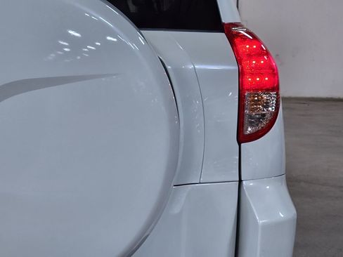 Used 2007 Toyota RAV4 Limited image 22