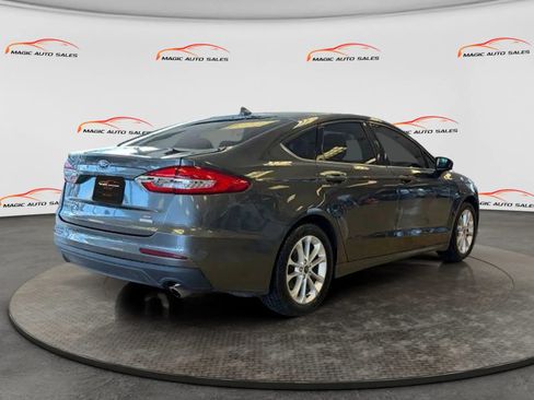 Used 2019 Ford Fusion SE FWD image 6