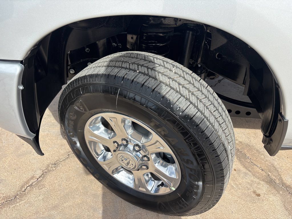 New 2026 RAM 3500 Big Horn AWD/4WD image 9