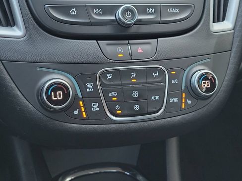 Used 2024 Chevrolet Malibu LT FWD image 18
