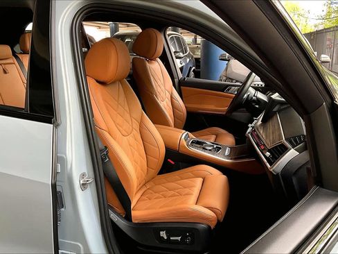 Certified 2025 BMW X5 sDrive40i w/ M Sport Package RWD image 8