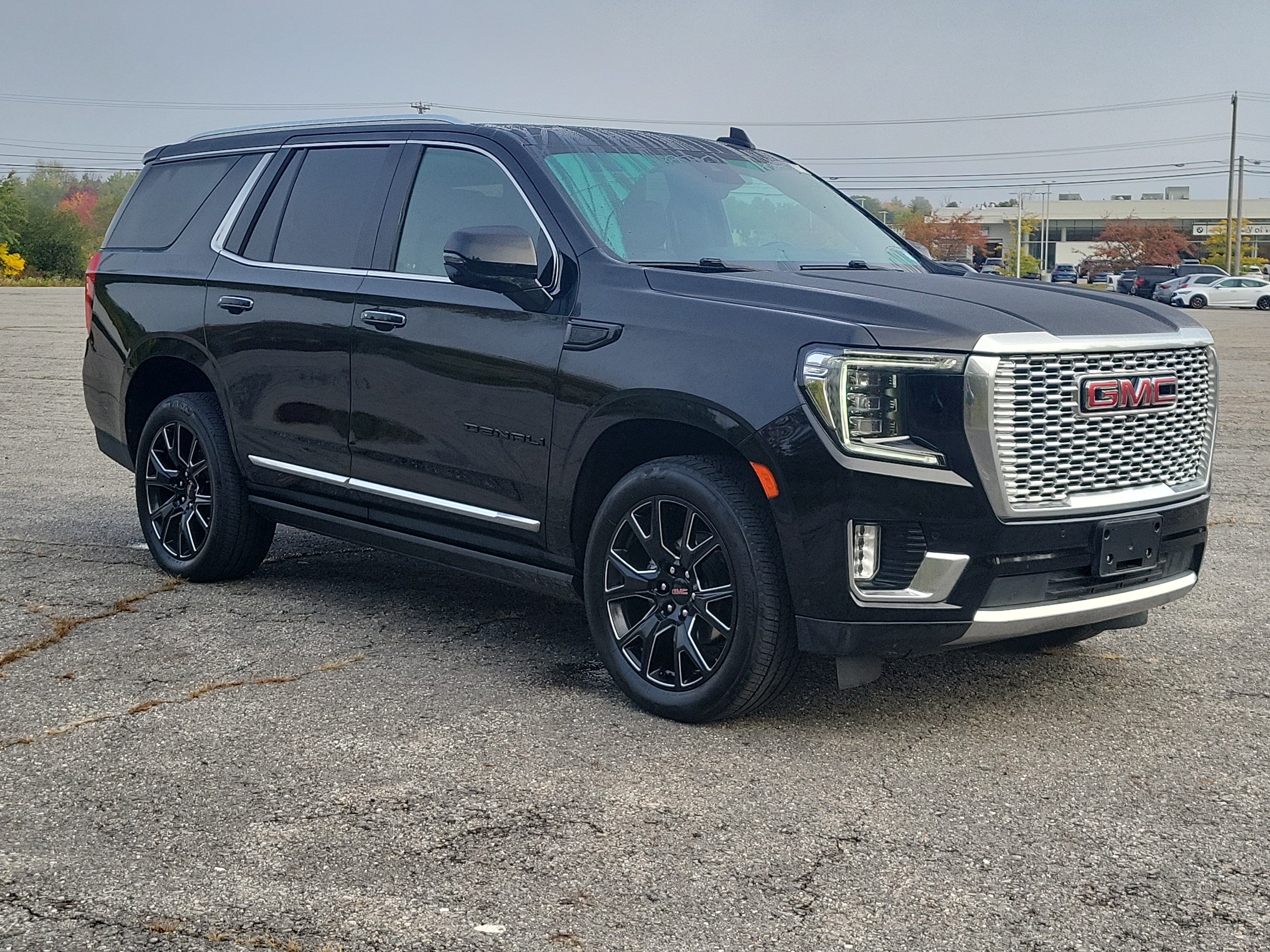 Used 2023 GMC Yukon Denali w/ Denali Reserve Package AWD/4WD image 3