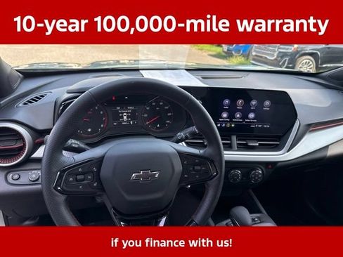 Used 2024 Chevrolet Trax RS w/ Sunroof Package FWD image 31