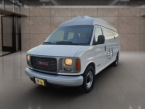 Used 2000 GMC Savana 3500 Extended RWD image 12