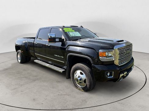 Used 2019 GMC Sierra 3500 Denali w/ Duramax Plus Package AWD/4WD image 8