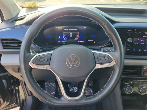 Certified 2023 Volkswagen Taos SE FWD image 19
