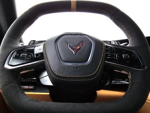 Used 2024 Chevrolet Corvette Stingray Premium Cpe w/ Z51 Performance Package RWD image 29