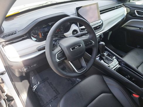 Certified 2024 Jeep Compass Limited AWD/4WD image 16
