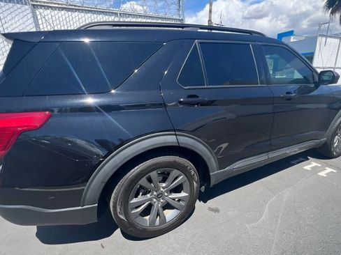 Used 2021 Ford Explorer XLT RWD image 3