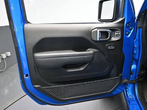 Used 2025 Jeep Wrangler Unlimited Sport AWD/4WD image 11
