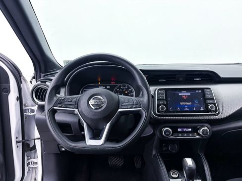 Used 2019 Nissan Kicks SV w/ Exterior Package FWD image 5