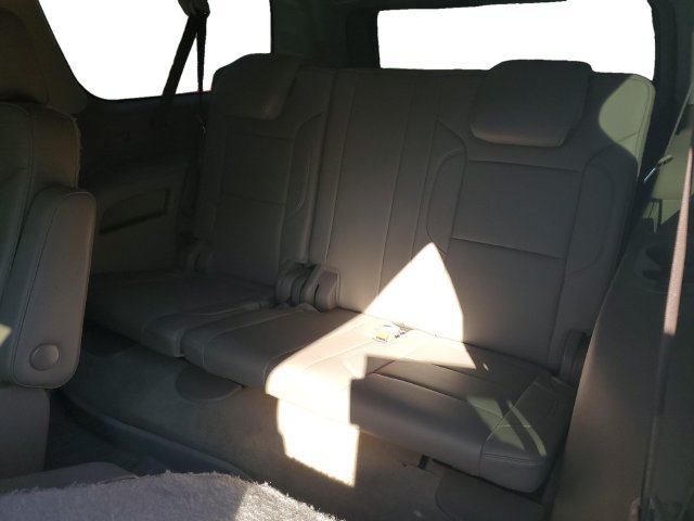 Used 2018 Chevrolet Suburban Premier RWD image 29