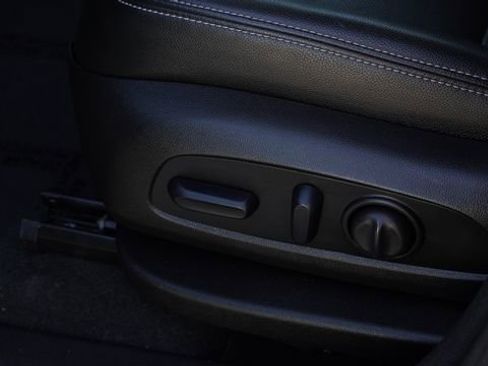 Used 2024 GMC Terrain SLT image 20