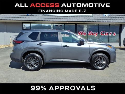 Used 2024 Nissan Rogue S image 1