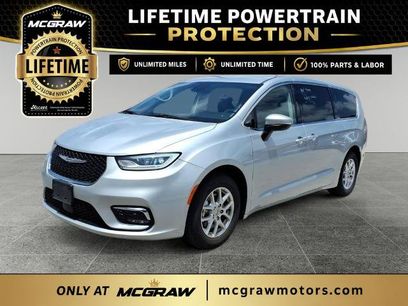 Used 2023 Chrysler Pacifica Touring-L