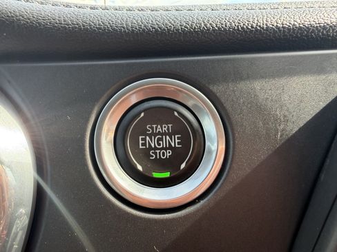 Used 2019 Chevrolet Blazer LT FWD image 36
