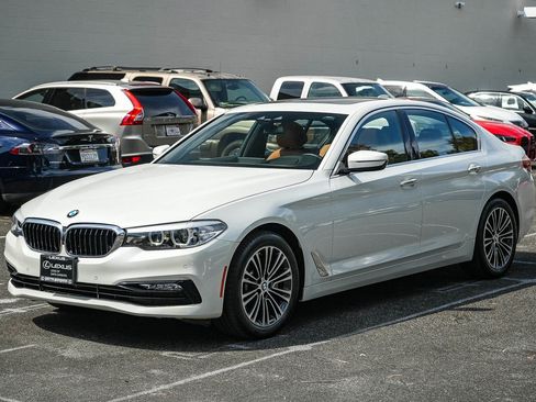 Used 2018 BMW 540i RWD image 3