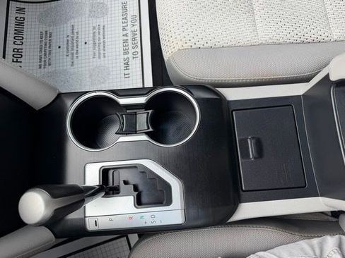 Used 2014 Toyota Camry LE image 25