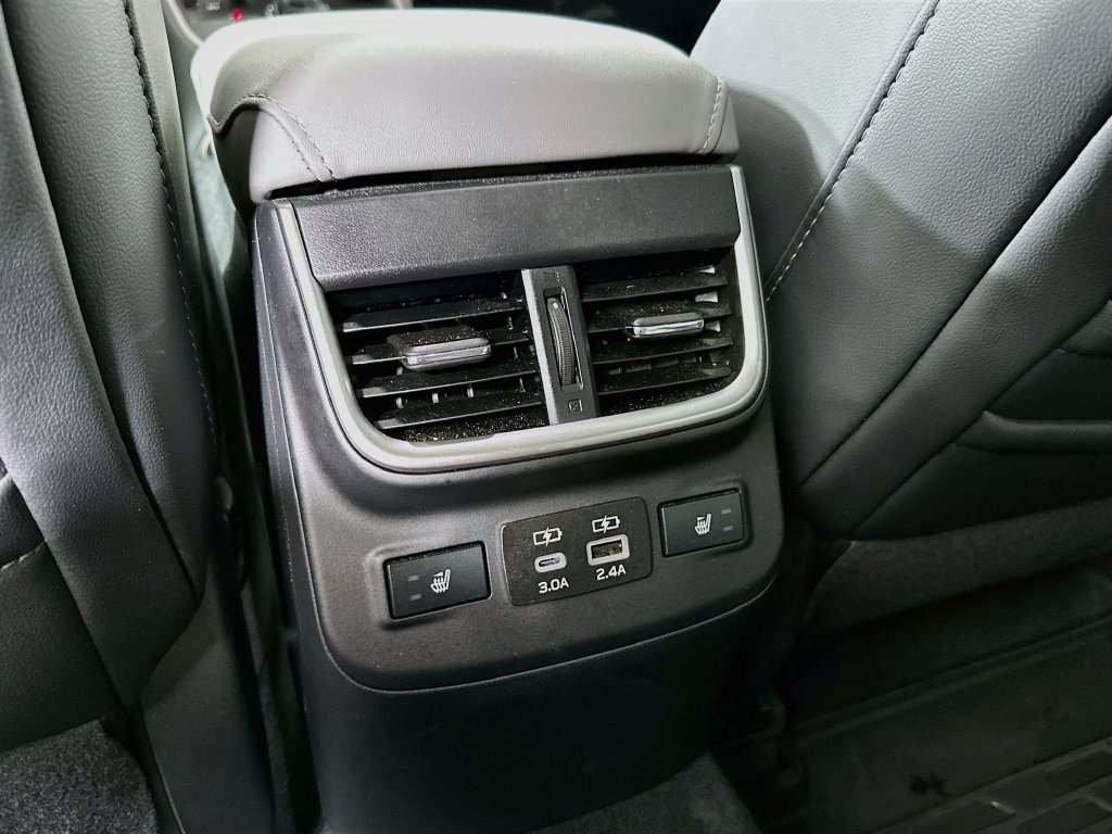 Used 2025 Subaru Outback Limited AWD/4WD image 4