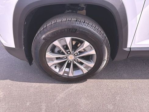 Used 2025 Chevrolet Equinox LT image 32