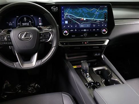 Used 2025 Lexus RX 350h w/ Convenience Package image 16