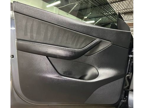 Used 2022 Tesla Model Y Long Range AWD/4WD image 15