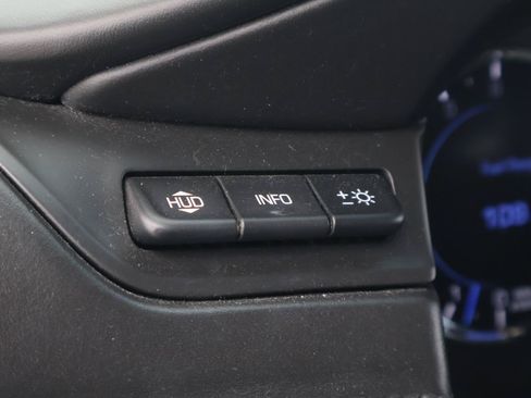 Used 2018 Cadillac Escalade Platinum AWD/4WD image 26