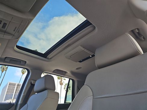 Used 2018 Chevrolet Tahoe Premier image 33