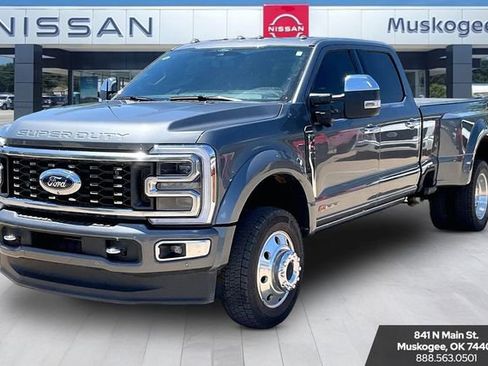 Used 2024 Ford F450 Platinum w/ FX4 Off-Road Package AWD/4WD image 3