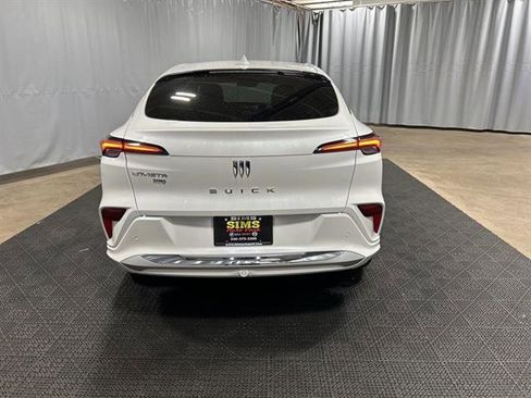 New 2025 Buick Envista Avenir image 5