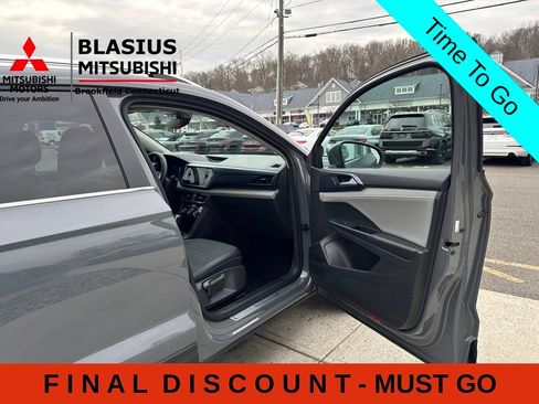 Used 2023 Volkswagen Taos SE AWD/4WD image 14