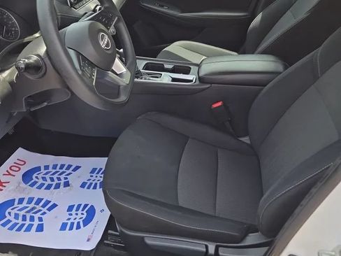 Used 2024 Nissan Sentra SV FWD image 7