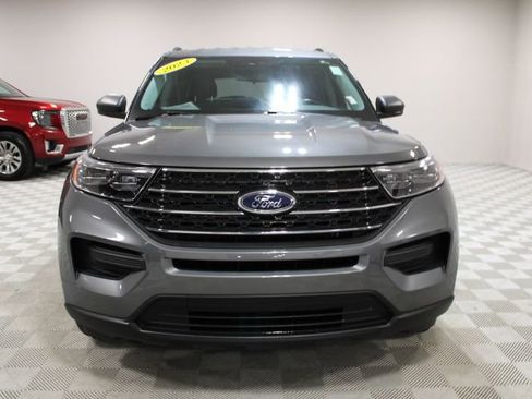 Used 2023 Ford Explorer XLT image 5
