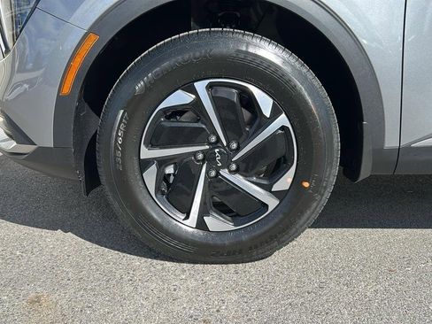 New 2025 Kia Sportage LX image 9
