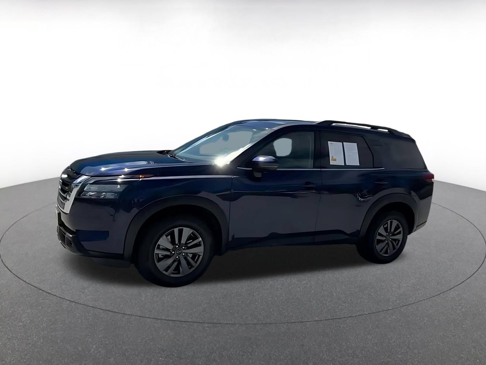 Used 2025 Nissan Pathfinder SV FWD image 7