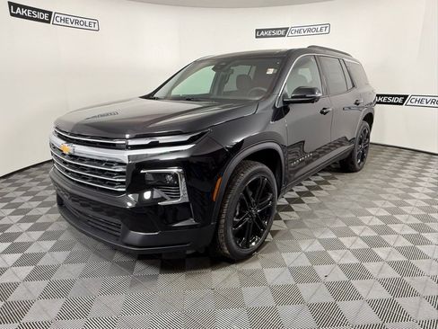 New 2026 Chevrolet Traverse LT w/ Driver Confidence Package image 2