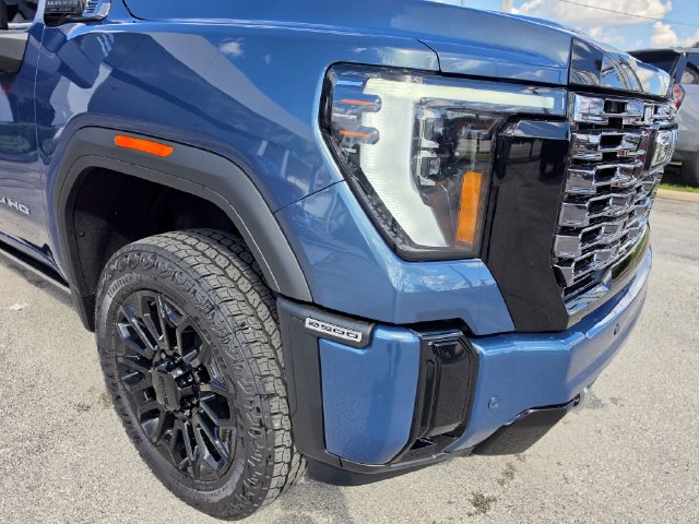Used 2024 Chevrolet Silverado 2500 LTZ w/ LTZ Plus Package AWD/4WD image 9