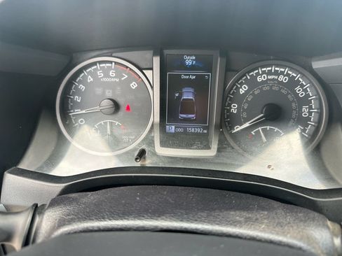 Used 2016 Toyota Tacoma TRD Off-Road AWD/4WD image 36
