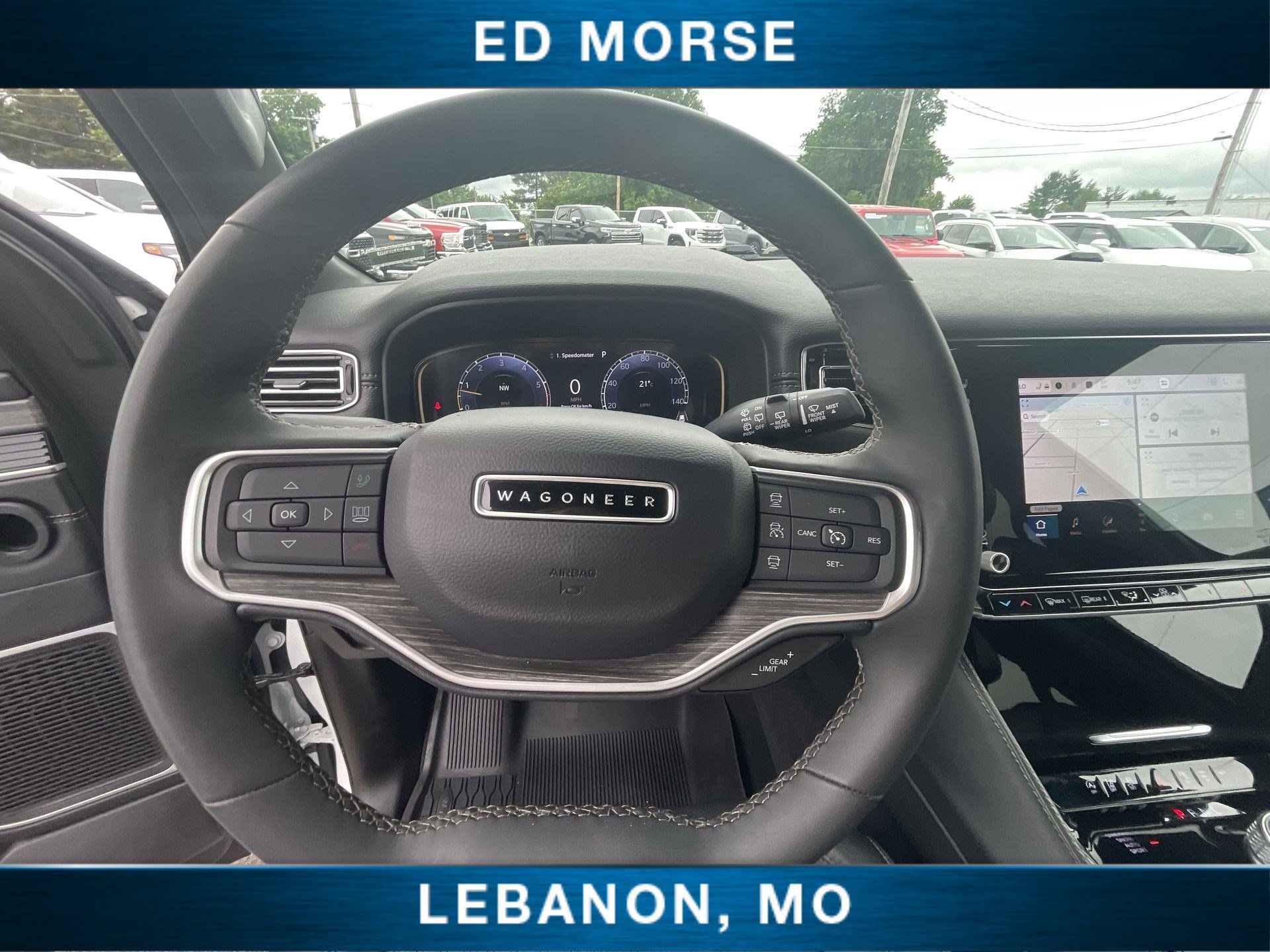 Used 2024 Jeep Wagoneer Series III AWD/4WD image 11