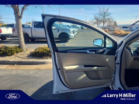 Used 2016 Ford Fusion SE w/ Equipment Group 202A image 13