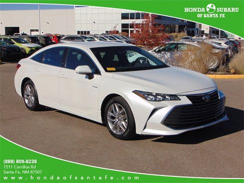 Used 2021 Toyota Avalon XLE image 1