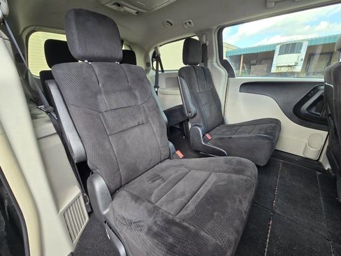 Used 2012 Dodge Grand Caravan Crew image 28