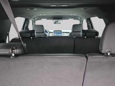 Used 2024 Chevrolet Suburban LT AWD/4WD image 41