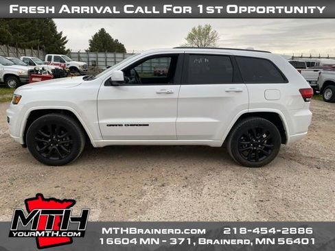 Used 2021 Jeep Grand Cherokee Laredo X AWD/4WD image 5