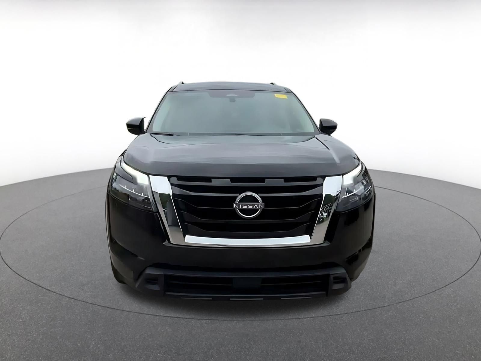 Used 2025 Nissan Pathfinder SV AWD/4WD image 4