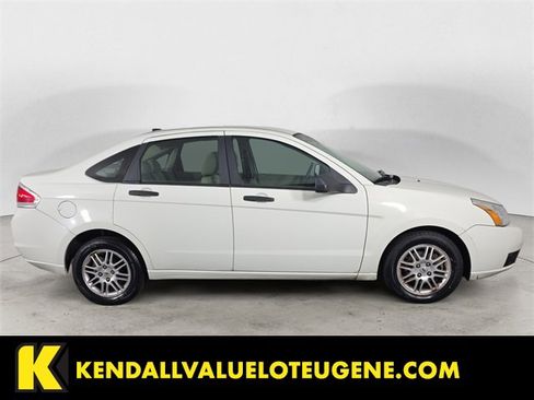 Used 2010 Ford Focus SE image 6
