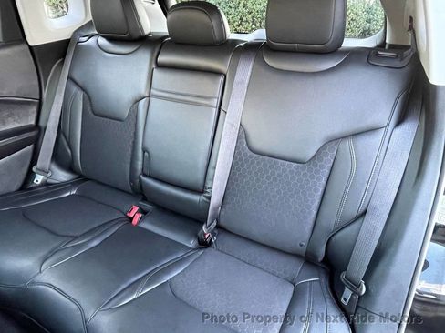 Used 2018 Jeep Compass Latitude image 18