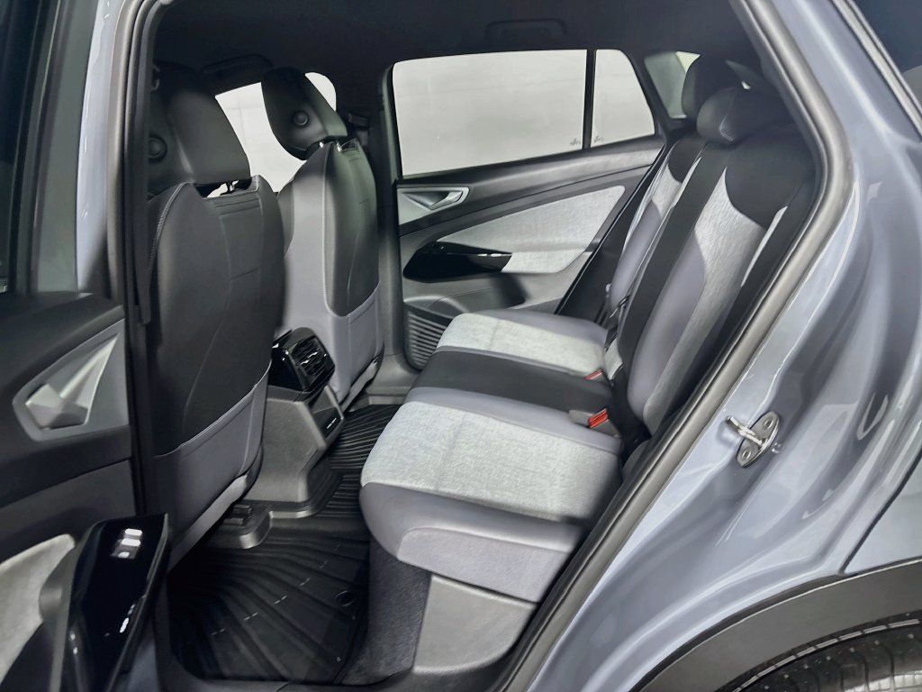 Used 2023 Volkswagen ID.4 Pro AWD/4WD image 21