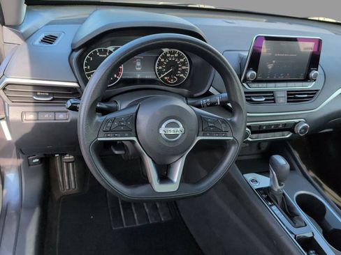 Used 2022 Nissan Altima 2.5 SV FWD image 4
