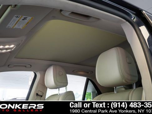 Used 2022 Mercedes-Benz GLE 350 4MATIC w/ Premium Package image 28